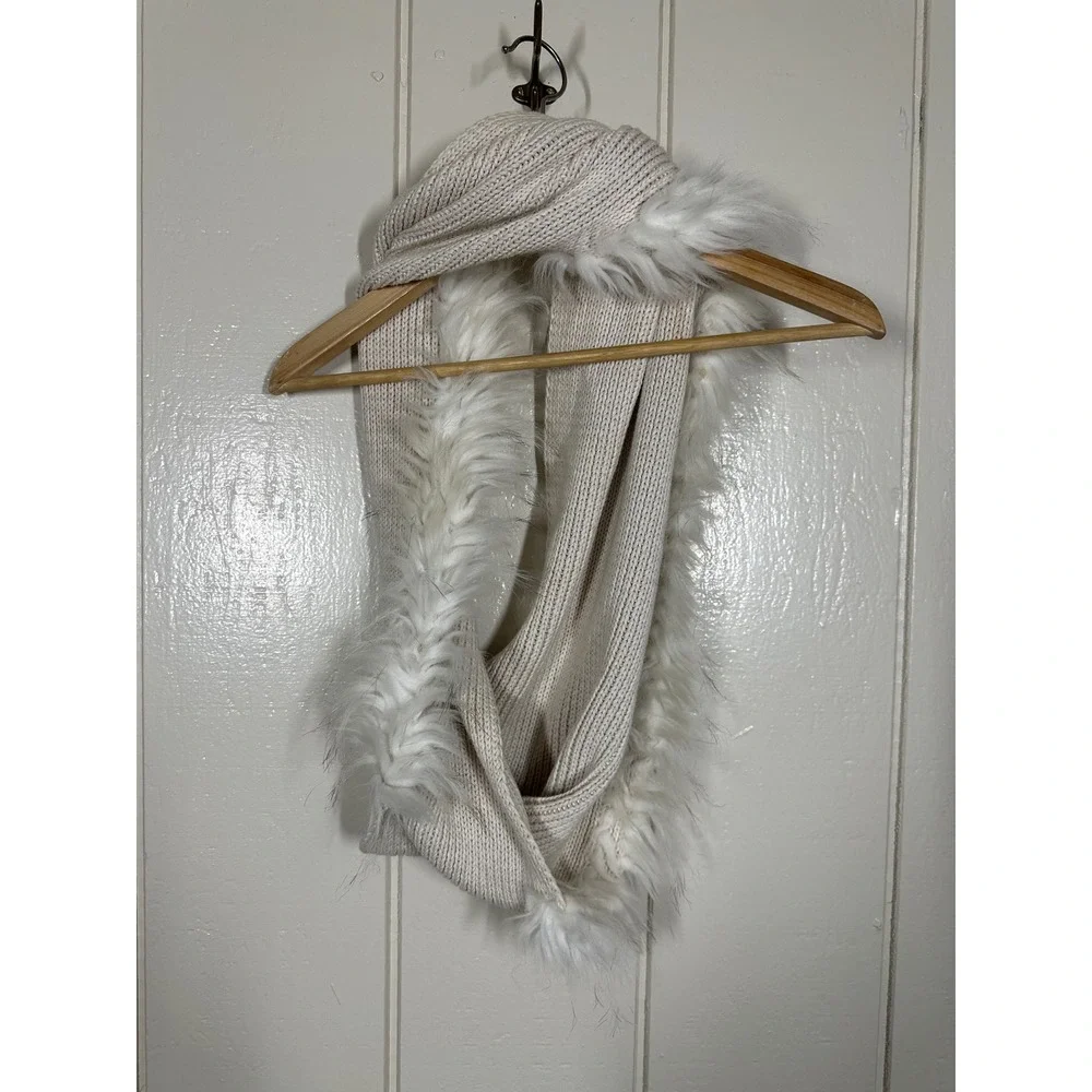 Cabi Scarf Women OS Cream Infinity Faux Fur Trim Knit 3000 Winter Cozy Accessory